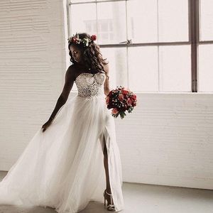 Size 0 New with tags Stunning Wedding dress